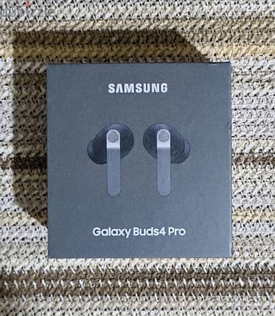 Samsung Galaxy buds 4 pro إستخدام يوم واحد فقط ومعاها الفاتورة