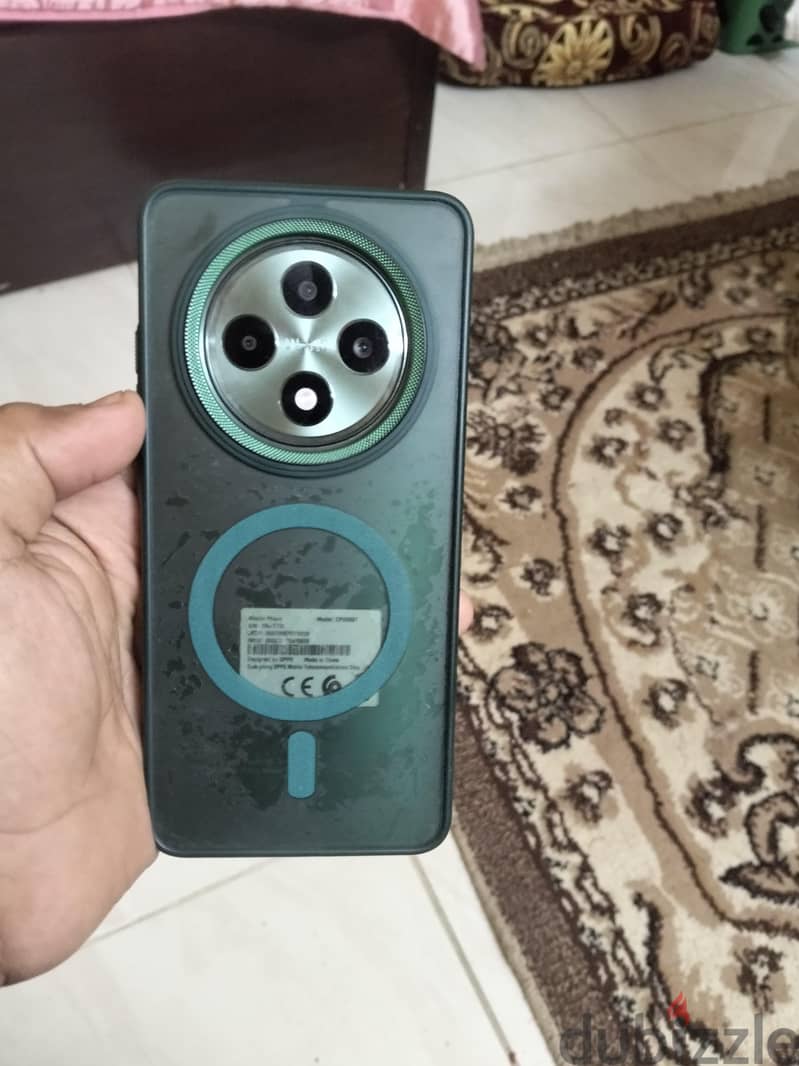 اوبو رينو 12 اف 1