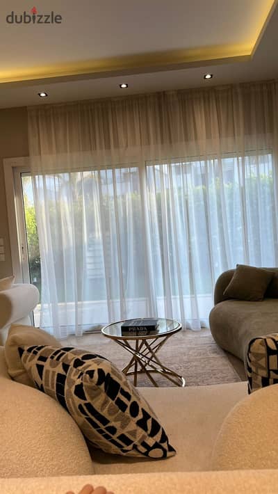 Luxury Twin Villa | أول سكن للإيجار في Hyde Park بمصعد خاص وحديقة 378م