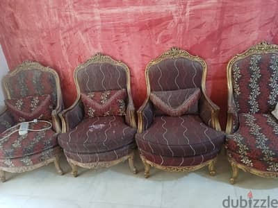 للبيع اثاث منزلى بحالة جيدة ( سرير أرو ١٦٠ سم+ كراسى صالون +طقم انتريه