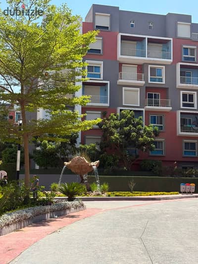 Receive your fully furnished apartment immediately, complete with appliances, air conditioning, and a kitchen, in a prime location in the heart of Fif