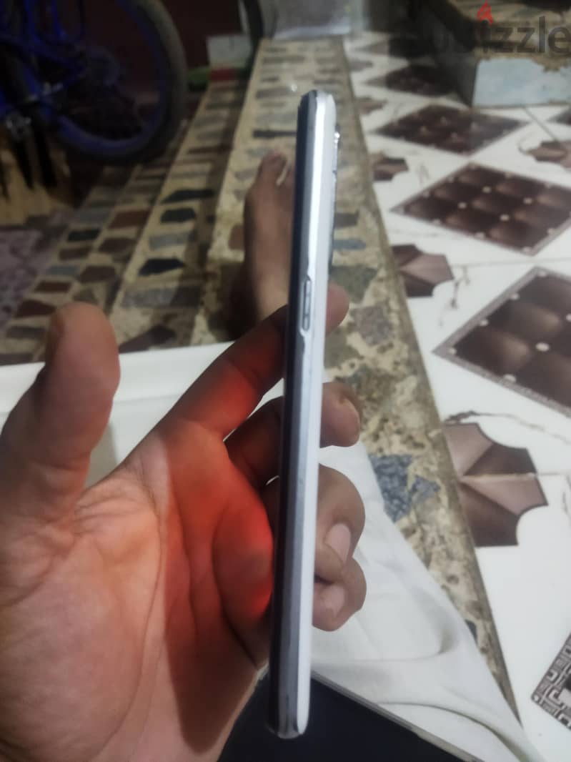 ريلمى 6 اي 5