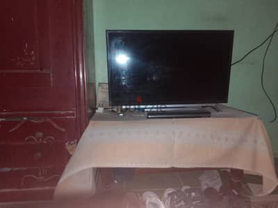 شاشه توشيبا تورنادو ٣٢ كسر زيرو ب الكرتونه
