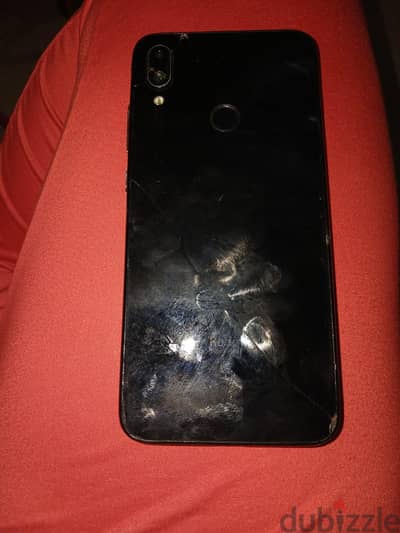 Redmi note 7 مغير شاشة والضهر فيه كسر بسيط شغال حلو زي الفل