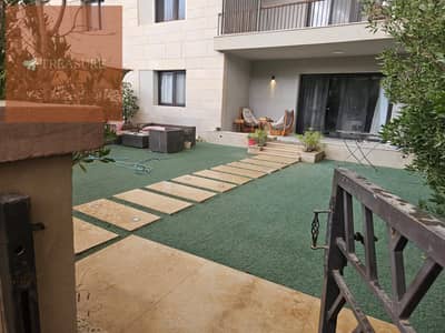 Apartment with garden for rent in District 5