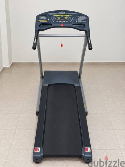Treadmill للبيع من Top fitness Model HK-16بحالة ممتازة  للرياضيين٨٨