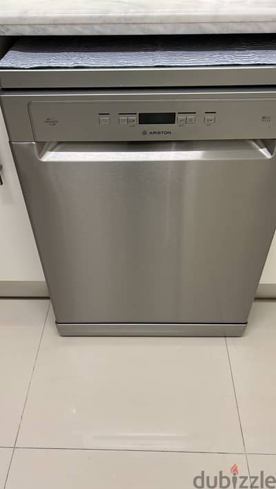 غسالة أطباق Ariston 14 فرد Inverter – حالة ممتازة