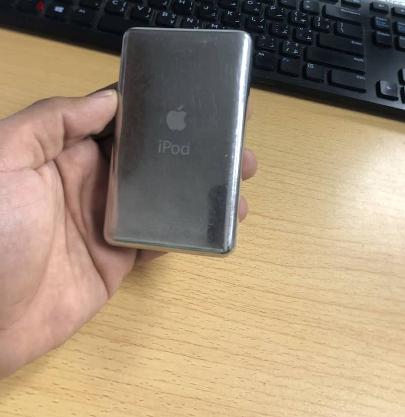 Apple iPod classic 60G 5th generation 1