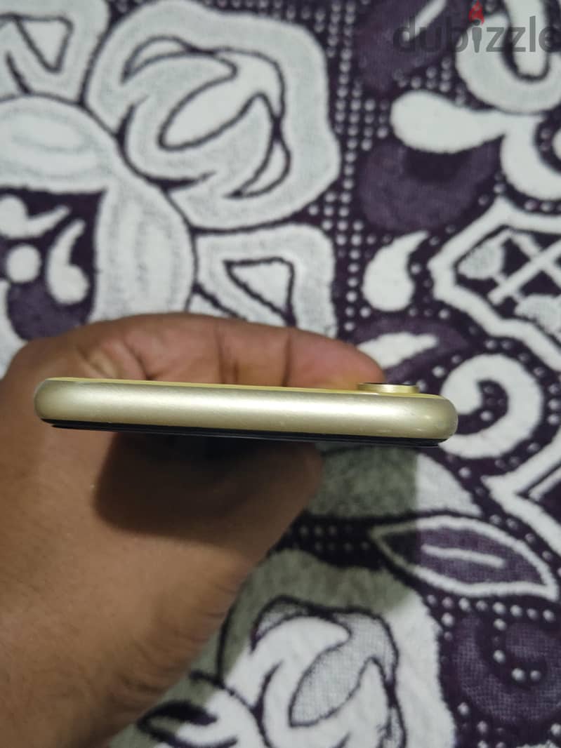 Apple - iPhone XR 4