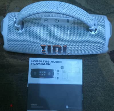سماعة JBL Charge 6 بيضاء كسر زيرو بالحامل و العلبة و الكتالوج