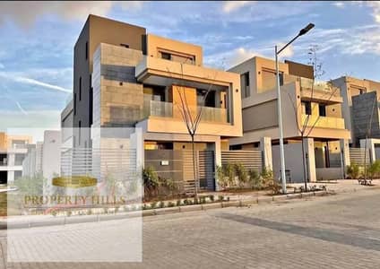 Distinctive villa in Al-Rehab, just two minutes from Mohamed Naguib Axis, with a down payment of only 5 million and the possibility to pay the remaining amount in long installments.