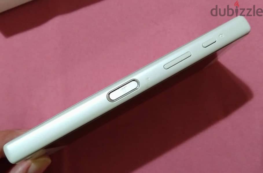 Sony Z5 Compact 6
