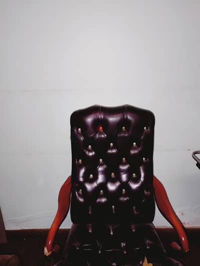 كرسى مدير جلد فاخر اصلى لن يعوض