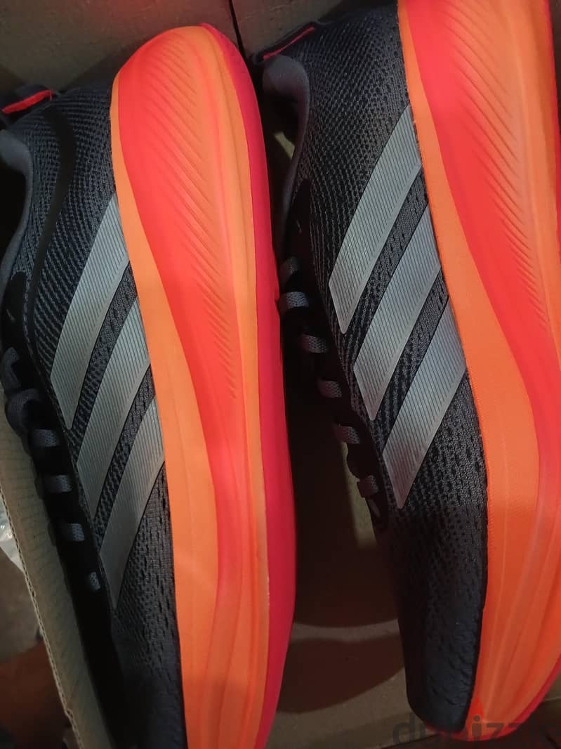 adidas response size 42 2/3 2