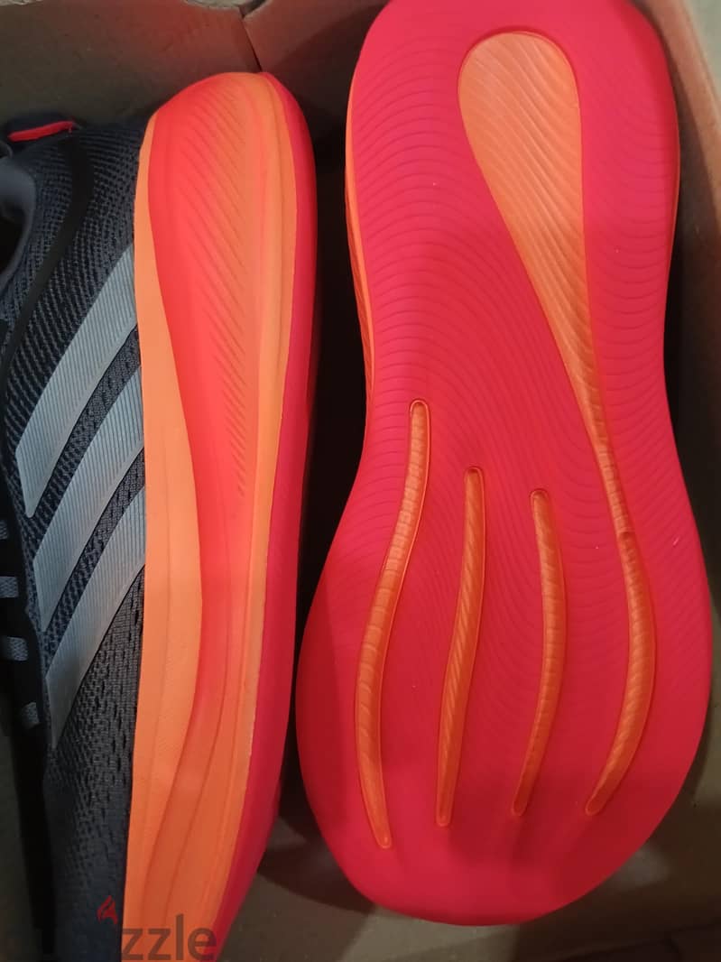 adidas response size 42 2/3 3