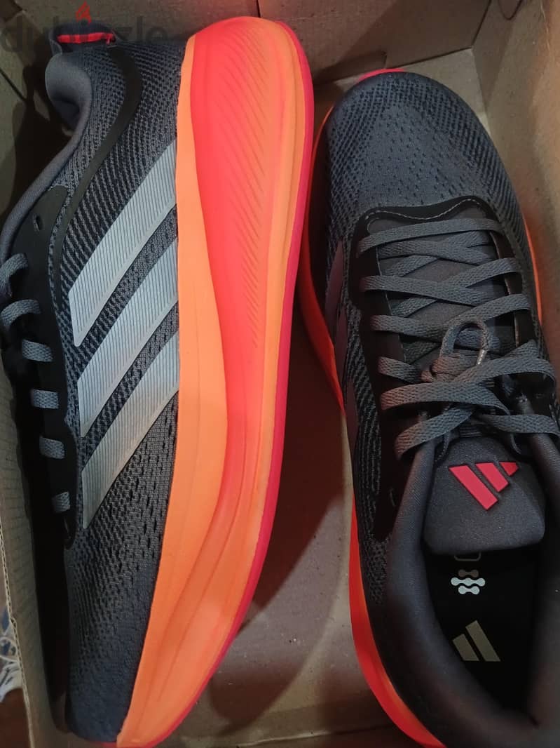 adidas response size 42 2/3 4