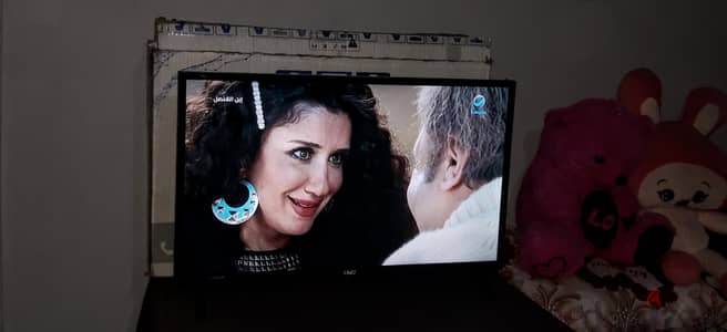 شاشه اتا 32 بوصه عاديه