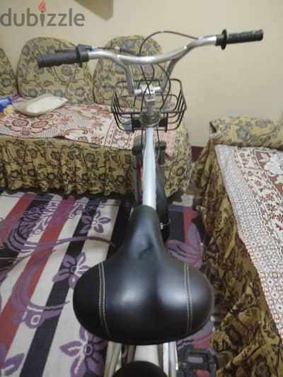فراملعجله مستعمله استعمال٢ شهر فرامل قدام الي ورا محتاجه مسمار بسناده