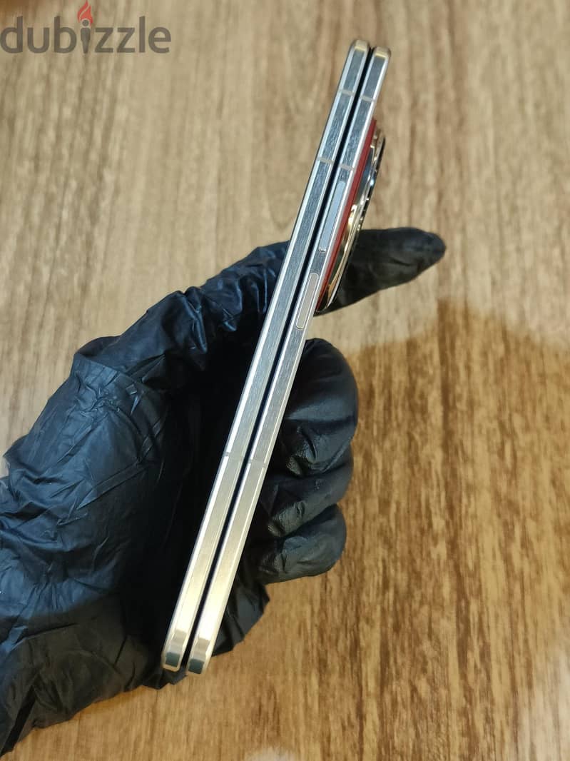 Honor Magic V6 4