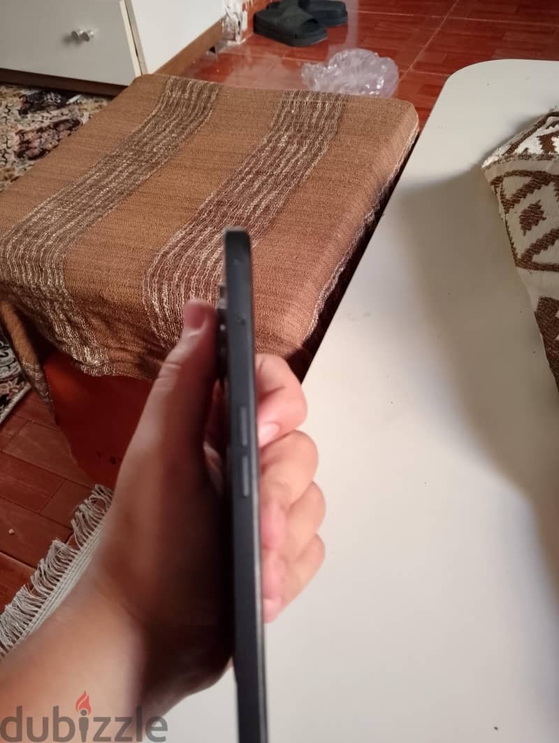 Realme C35 1