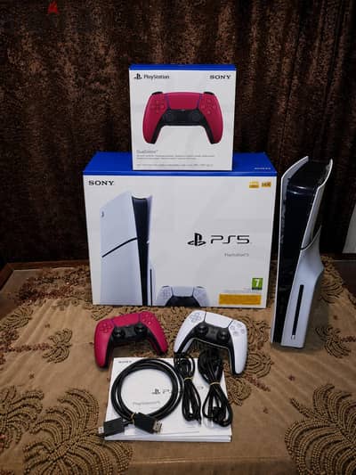 Ps5 Slim CD + 2 Controllers