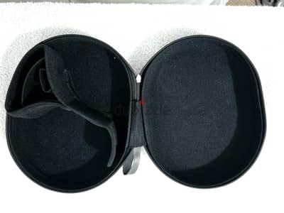 Sony WH-1000XM4 - Like New / Mint Condition (Used 2 Months)