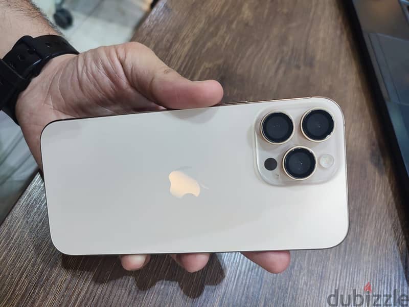 Apple - iPhone 16 Pro Max 1
