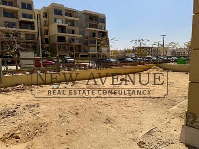 شقة ٣ غرف ارضى بحديقة كبيره كورنر بموقع مميز للبيع فى palm hills new Cairo