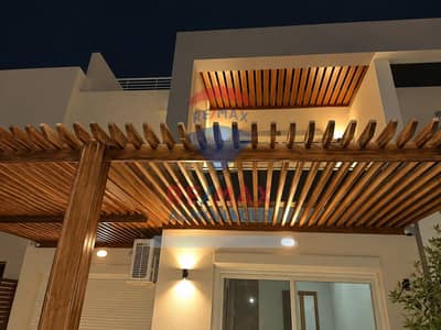 MODERN LIVING IN WOODVILLE | PALM HILLS