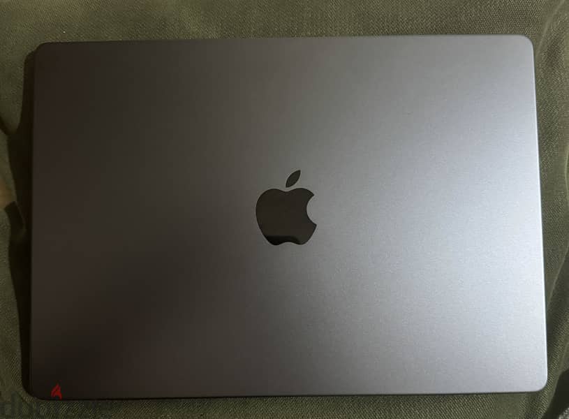 ماك بوك برو 14 شريحة M4 Pro - الحالة ممتازة جداً MacBook Pro 14 M4 Pro 5