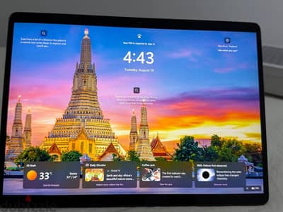 Microsoft Surface Pro 8 | i7 | 16GB / 512GB معاه حاجات زياده