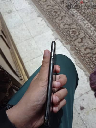 ١١ماكس
