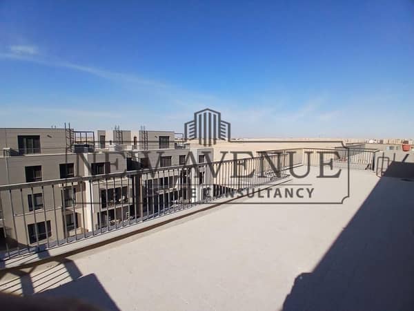 بينتهاوس متشطب للبيع فى كمبوند سوديك ايست الشروق Sodic East El Sherouk  ڤيو مفتوح و افضل سعر و مساحة رووف كبيرة جاهزة للاستلام الفورى