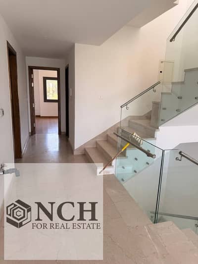**تاون هاوس Corner للإيجار في Fifth Square Marasem**  فرصة مميزة للإيجار داخل **Fifth Square Marasem**، تاون هاوس Corner بمساحات واسعة وتصميم عملي