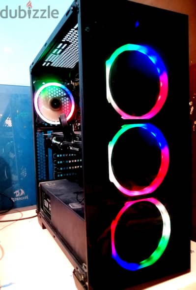 Case Redragon sideswipe gc-606 power Supply 600 للبيع بحاله ممتازه