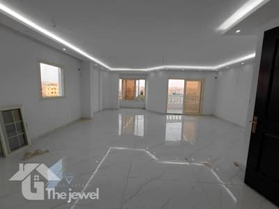 شقة للإيجار في فيلات البنفسج 3 – 220م دور ثالث بأسانسير