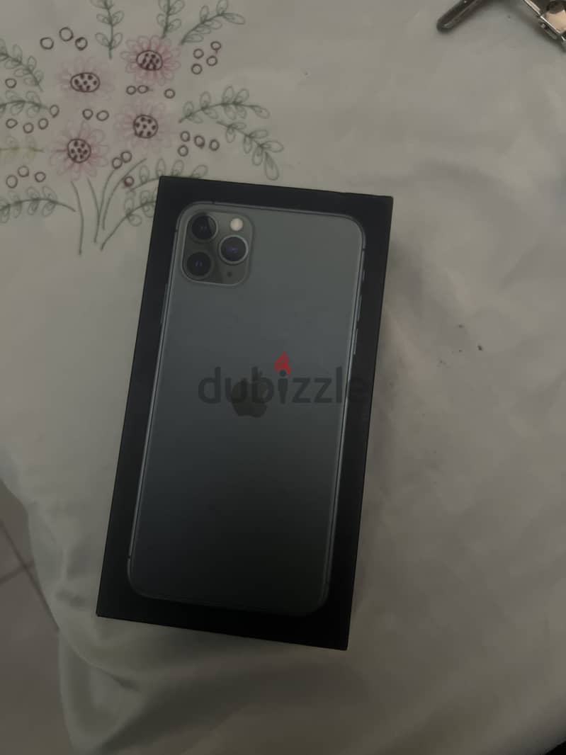 Apple - iPhone 11 Pro Max 2