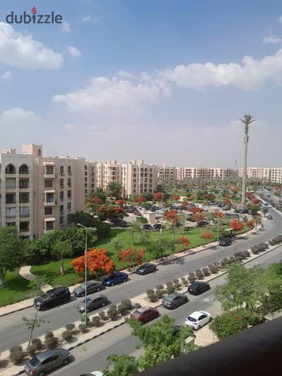 Furnished apartment for rent in Al Rehab City, Phase 5, measuring 127 square meters, on the fifth and top floor (with elevator).