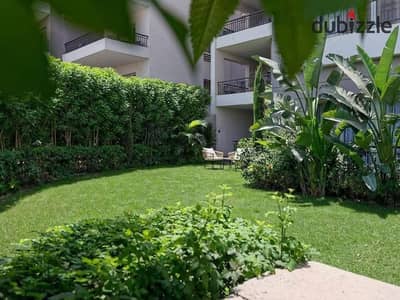 Luxurious apartment of 220 square meters ground floor with a 127 square meter garden for sale at a very attractive price