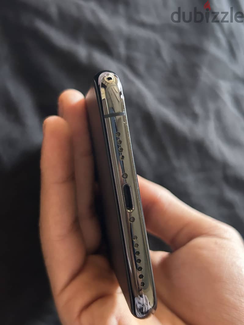 Apple - iPhone 11 Pro Max 2