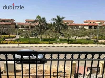 فيلا 3 أدوار اول صف للاجون للبيع بخصم كبير بالقرب من سباين مدينتي كومبوند بتر فلاى على محور الامل و طريق السويس مدينة المستقبل دقايق من سراي و ات ايست