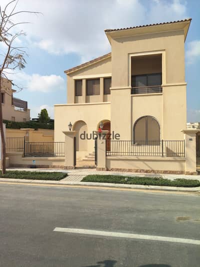فيلا 472م  للبيع في أب تاون كايرو إعمار متشطبة بالمطبخ والتكييفات Uptown Cairo Emaar