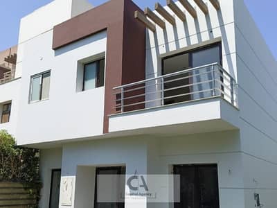 town House semi Furnished in Hyde park Modern Finishing