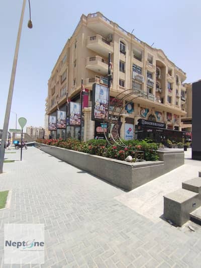 سعر متميز محل 70م متشطب منطقة الحصرى استلام فورى