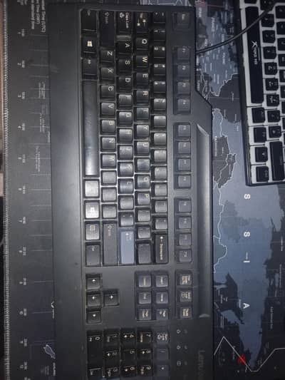 كيبورد اصلي من Lenovo جاي من بره مصر صوته حلو ومعاه استيكر للعربي