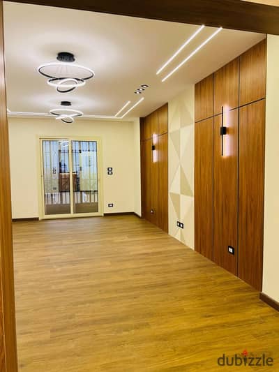 For Sale in Al Rehab – 122m² apartment in a prime location; ground floor with a 60m² garden.