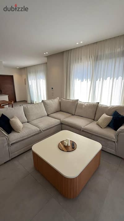 اول سكن شقة مفروشة للايجار في سيلفر بالم Silver Palm