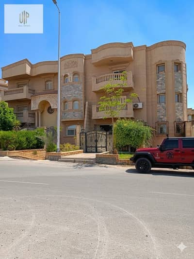 For sale - a distinctive apartment in the Fifth Settlement | Al-Nargis 4 next to Fatima Al-Sharbatly Mosque and Al-Mustafa Mosque and a few minutes to the southern ninety and the Aviation Hospital