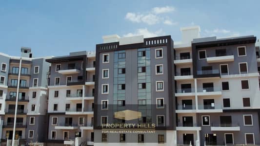 شقه استلام فوري امام zed towers متشطبه بالكامل في ناميا ويست و بالقرب من هايبر وان و جامعة القاهرة