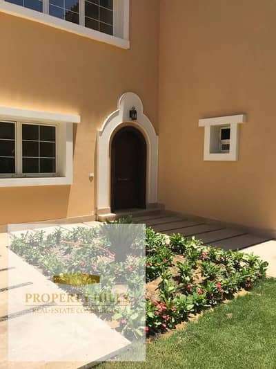 Villa for sale at the lowest price in the market directly in front of Madinaty with a large area of 513 meters